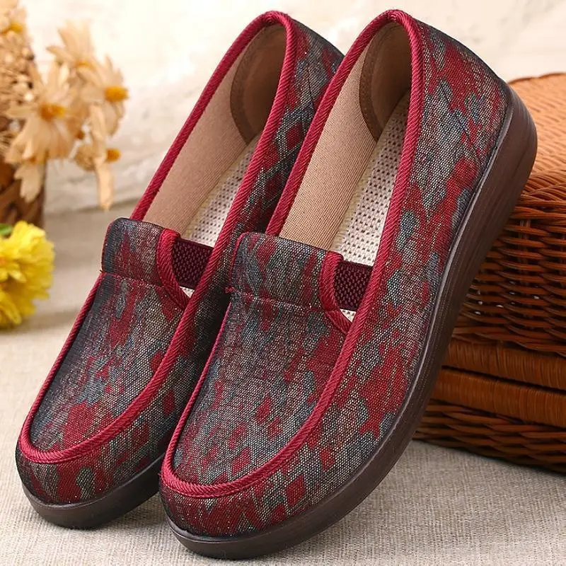 Old Beijing Cloth Shoes Spring and Autumn Women's Non-slip Old Age Vintage Embroidered Milk Shoes Big Foot Bone Loose Old Lady Shoes — feature 23