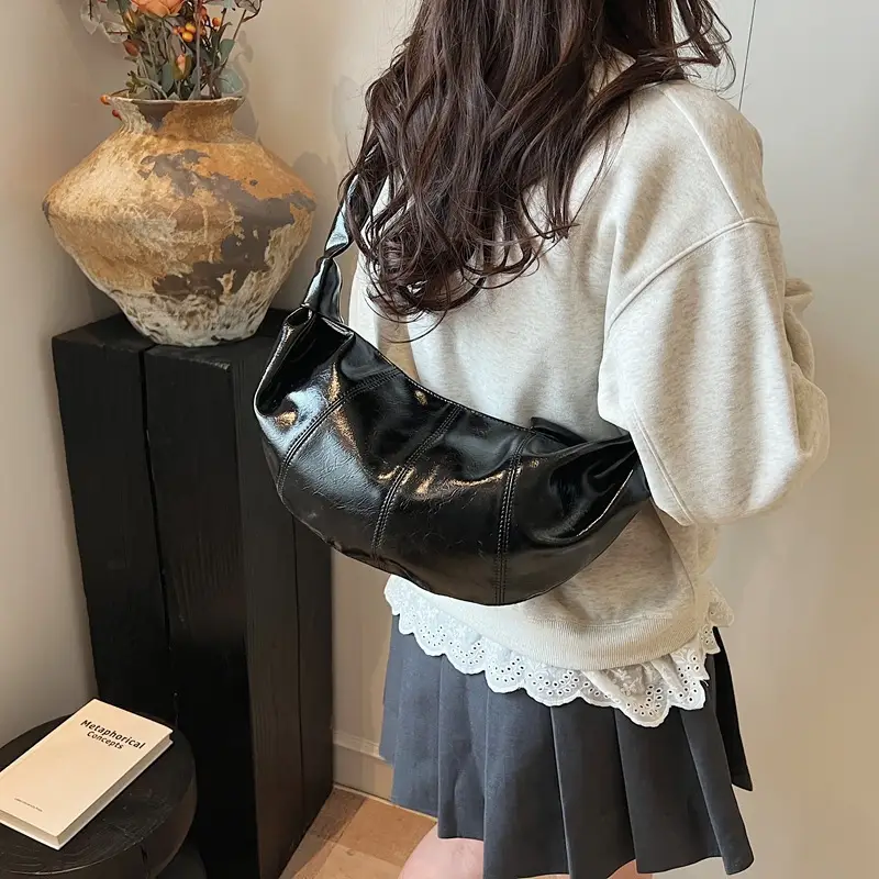Black Leather Crescent Shoulder Bag Large Capacity - Image 7
