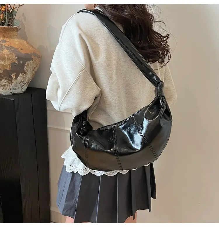 Black Leather Crescent Shoulder Bag Large Capacity — feature 24
