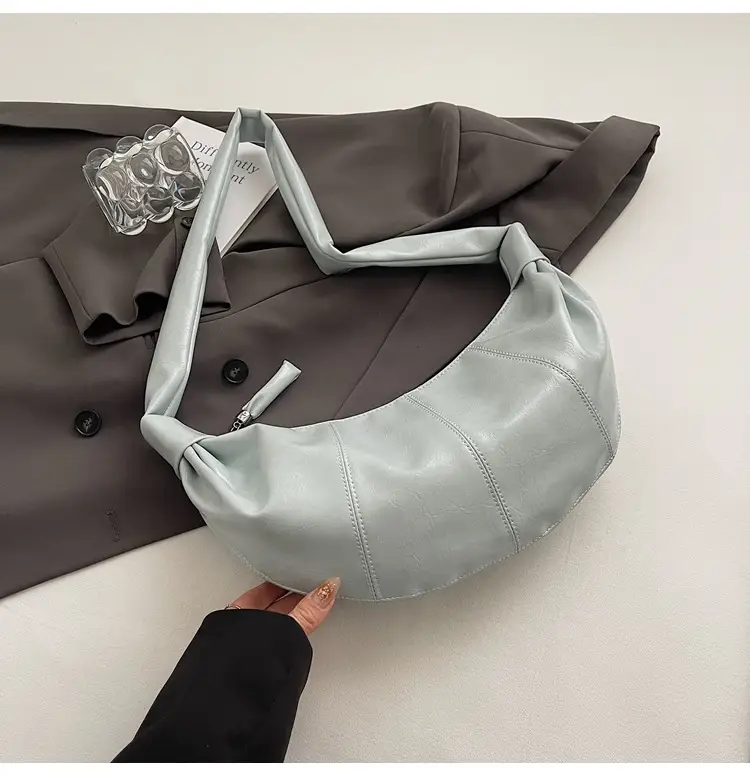 Black Leather Crescent Shoulder Bag Large Capacity - Image 3