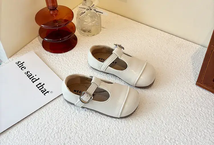 Girls Leather Sandals Spring Autumn Red Baby Shoes — feature 2
