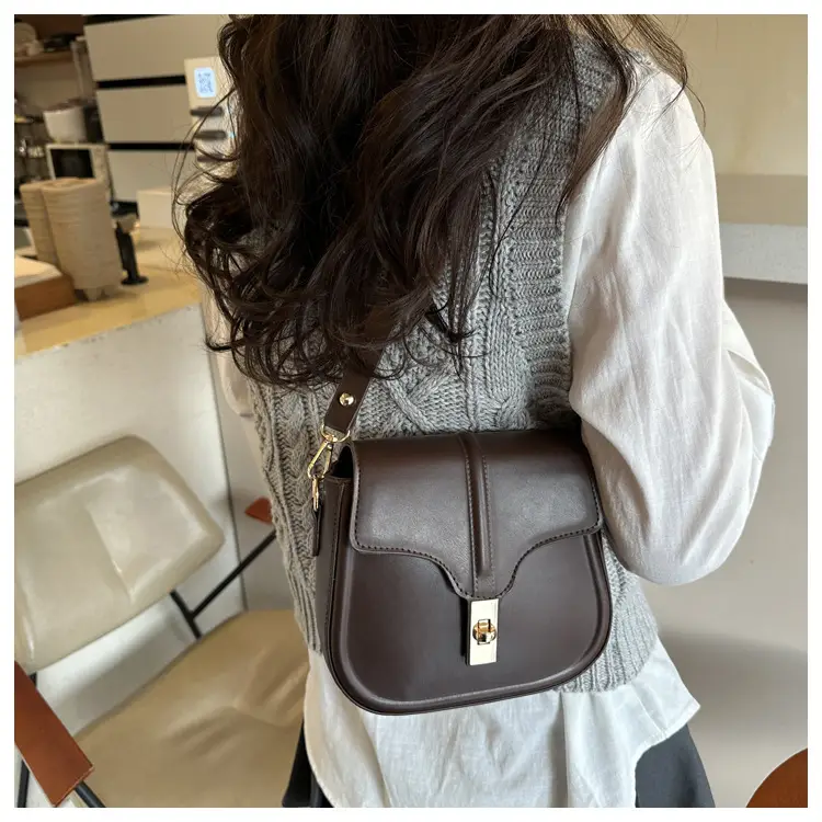 White Saddle Shoulder Bag for Women — feature 14