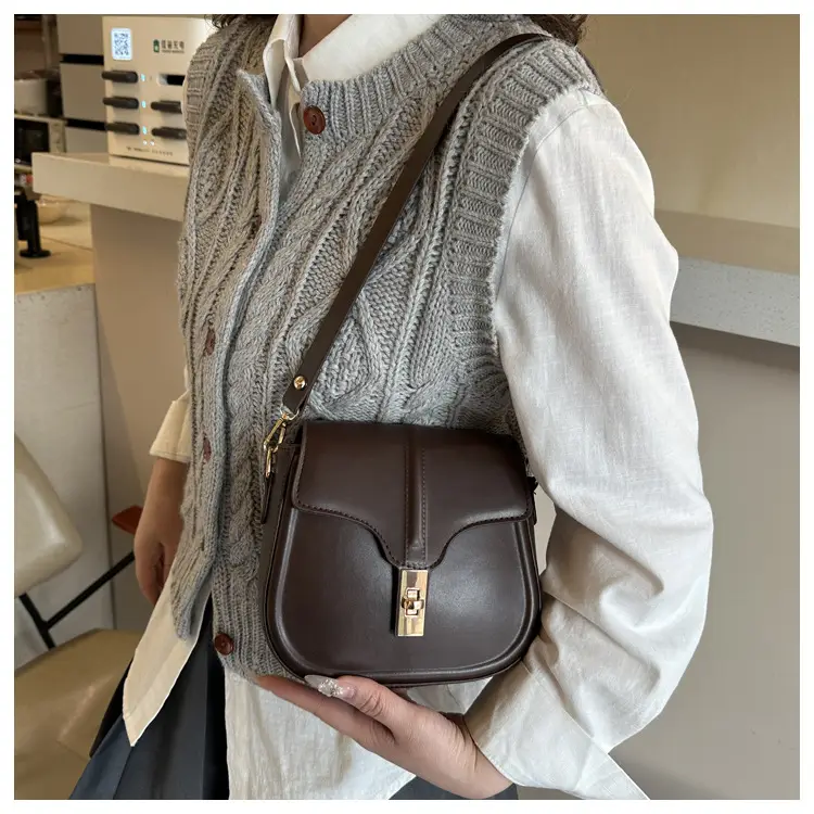 White Saddle Shoulder Bag for Women — feature 16