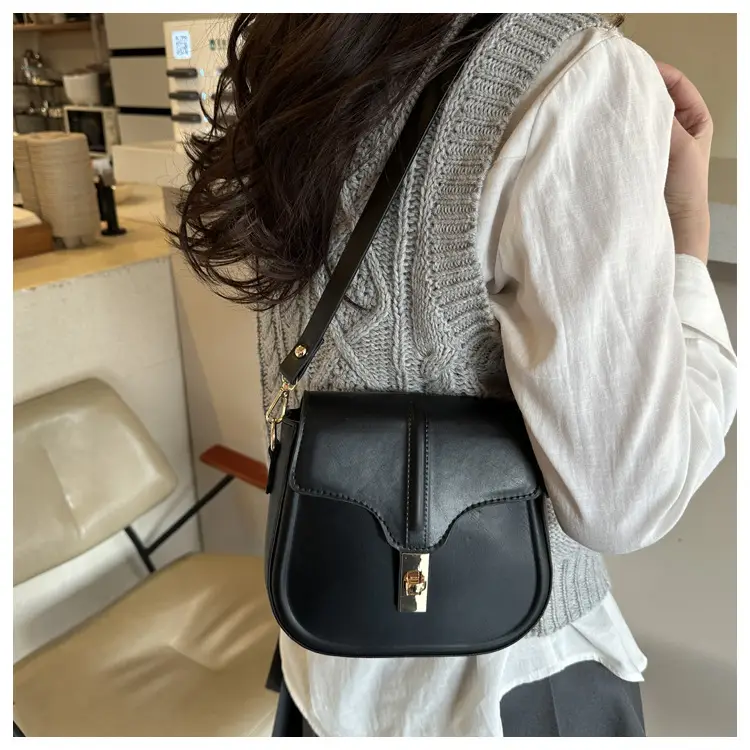 White Saddle Shoulder Bag for Women — feature 17