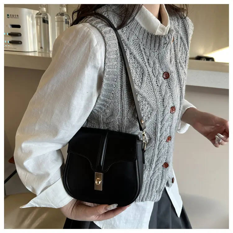 White Saddle Shoulder Bag for Women — feature 18