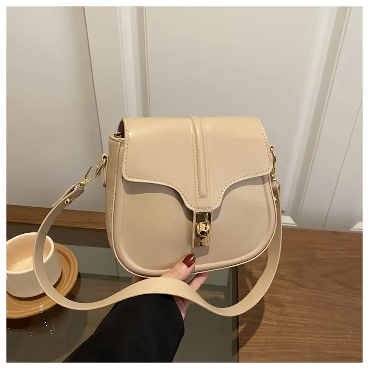 White Saddle Shoulder Bag for Women — feature 24