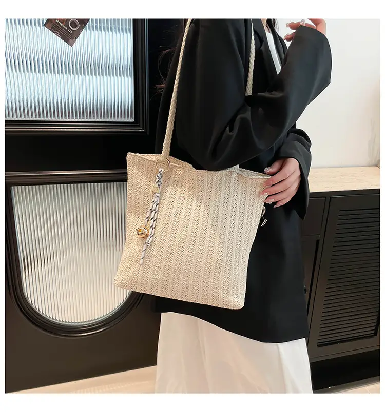 Women's Pastoral Net Red Woven Shoulder Bag Spring Straw Tote — feature 14