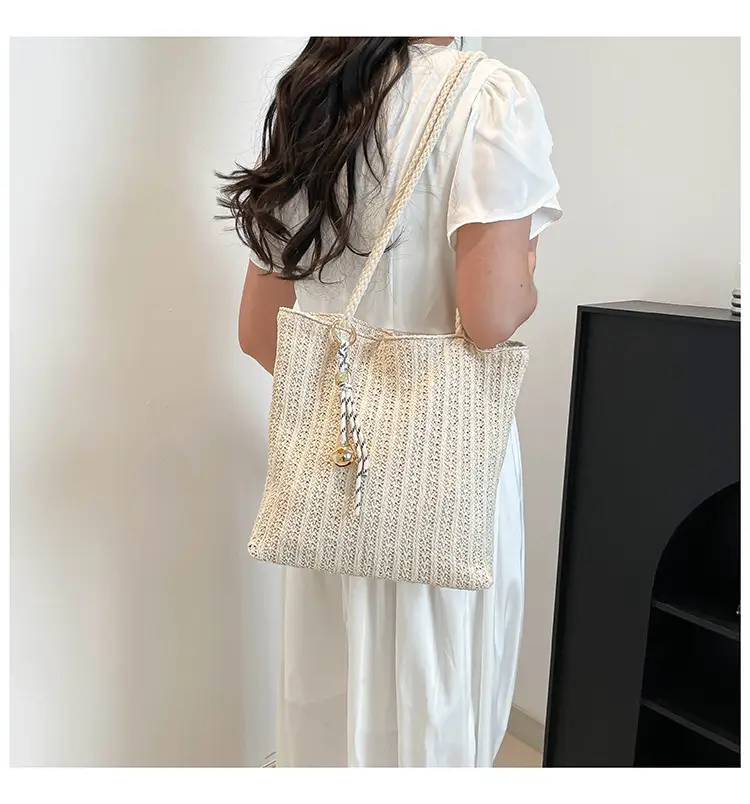 Women's Pastoral Net Red Woven Shoulder Bag Spring Straw Tote — feature 16