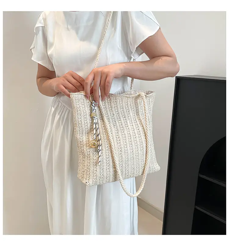 Women's Pastoral Net Red Woven Shoulder Bag Spring Straw Tote — feature 18