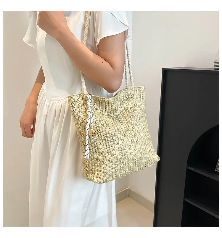 Women's Pastoral Net Red Woven Shoulder Bag Spring Straw Tote — feature 19