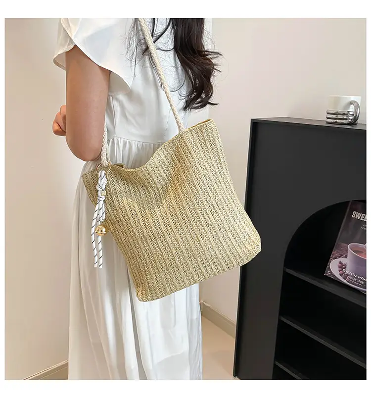 Women's Pastoral Net Red Woven Shoulder Bag Spring Straw Tote — feature 20