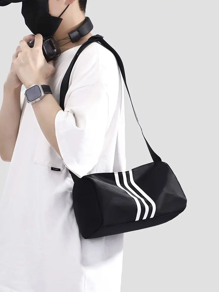 Red Japanese Crossbody Bag for Women Large Capacity Leather Goods - Image 7