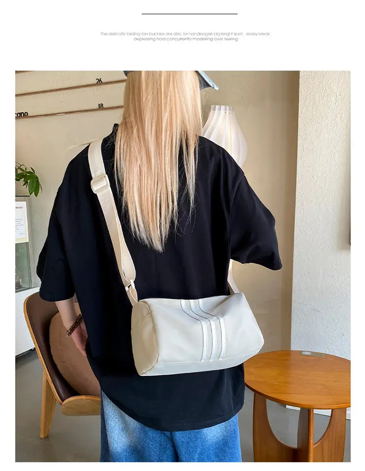 Red Japanese Crossbody Bag for Women Large Capacity Leather Goods — feature 25