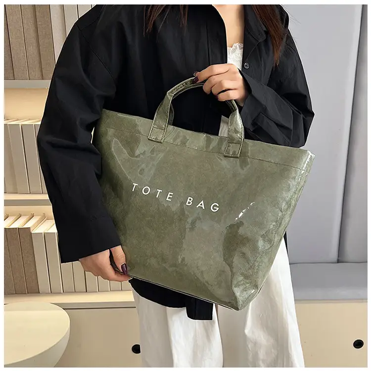 Transparent Waterproof Jelly Bag for Work Commute — feature 11