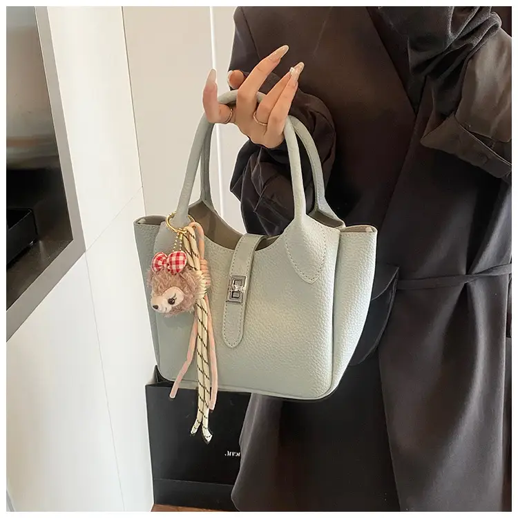 Women's Cream Teddy Bear Crossbody Bag 2025 — feature 10