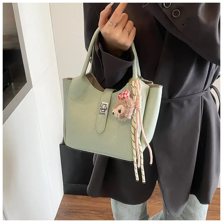 Women's Cream Teddy Bear Crossbody Bag 2025 — feature 12