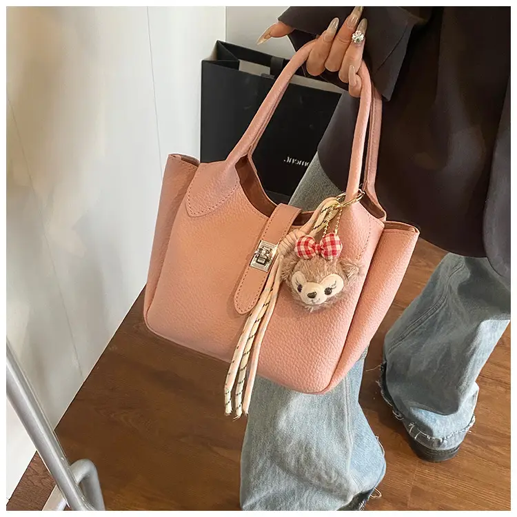 Women's Cream Teddy Bear Crossbody Bag 2025 — feature 14