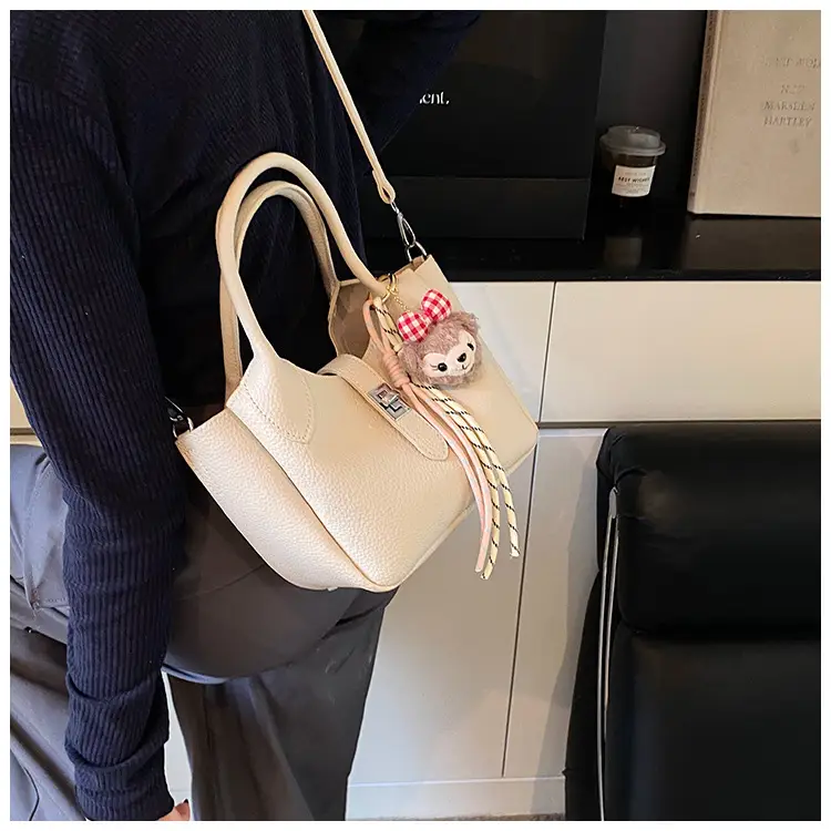 Women's Cream Teddy Bear Crossbody Bag 2025 — feature 18