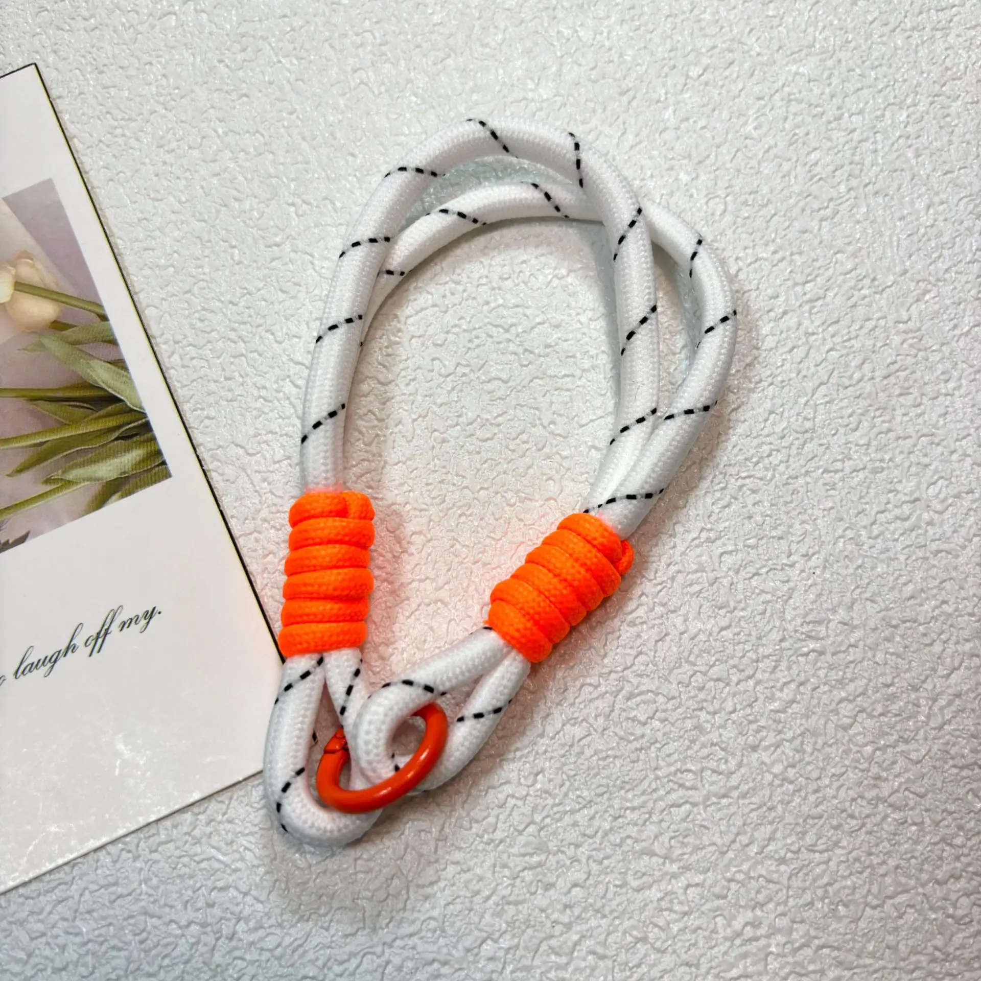 Contrast Rope with Mobile Phone Case Pendant Drop-Resistant Men Women — feature 10