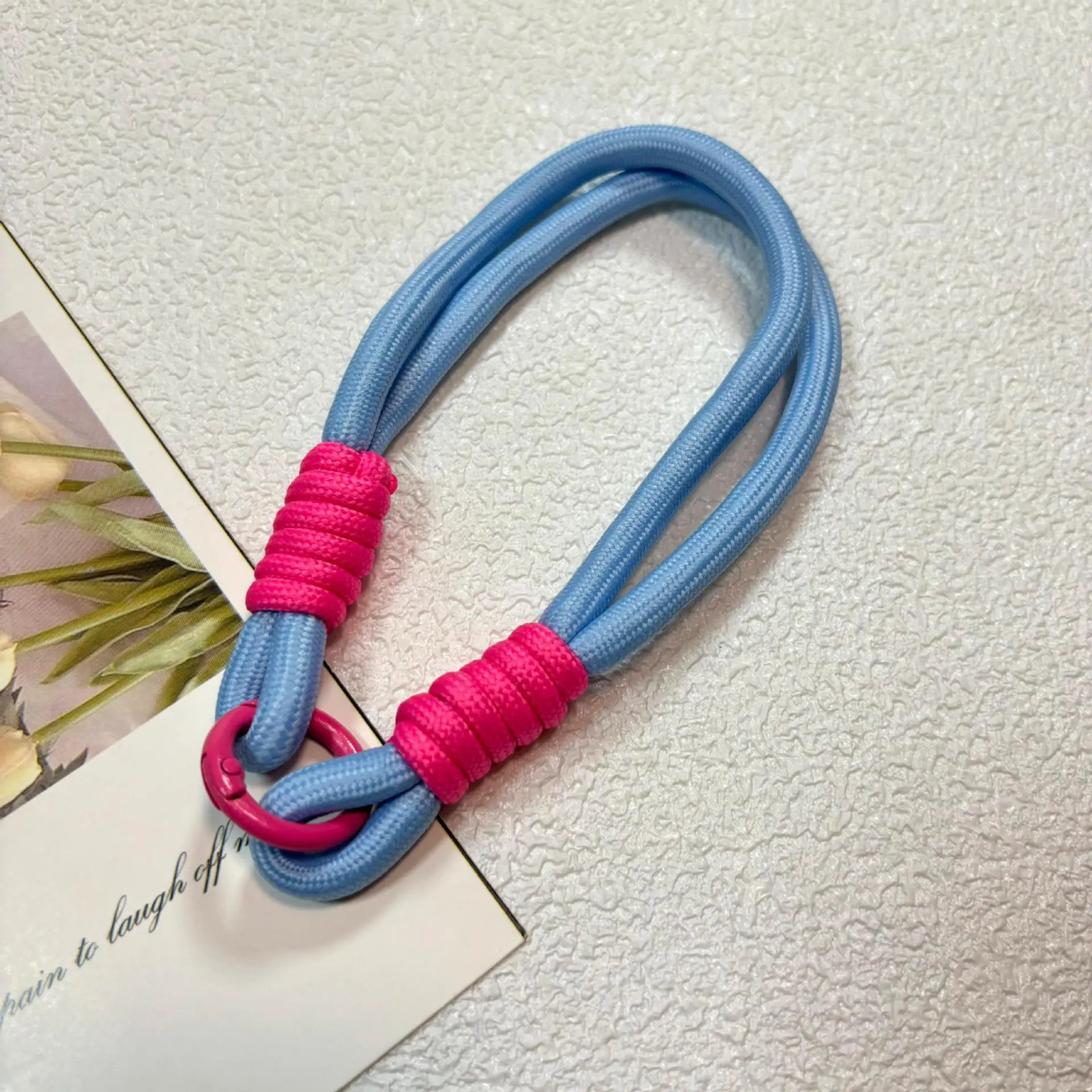 Contrast Rope with Mobile Phone Case Pendant Drop-Resistant Men Women — feature 9