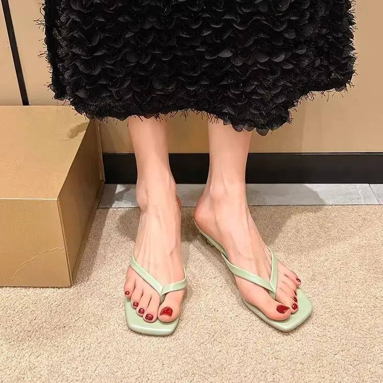 Versatile Outdoor Wear Stiletto Flip-Flops for Women 2026 Summer New Soft Leather Square-Toe Thong Sandals Cat Heel Sandals - Image 4