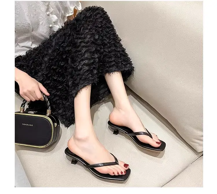 Versatile Outdoor Wear Stiletto Flip-Flops for Women 2026 Summer New Soft Leather Square-Toe Thong Sandals Cat Heel Sandals — feature 7