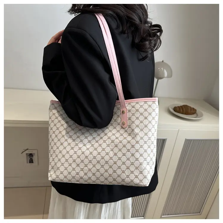 Women's Cross-border Patterned Shoulder Bag 2025 Spring — feature 14