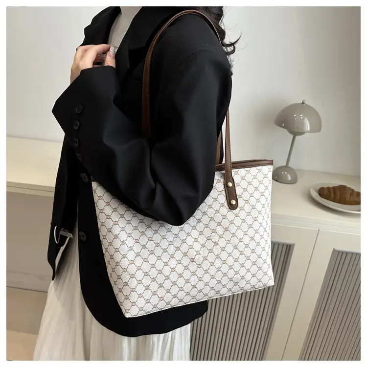 Women's Cross-border Patterned Shoulder Bag 2025 Spring — feature 19