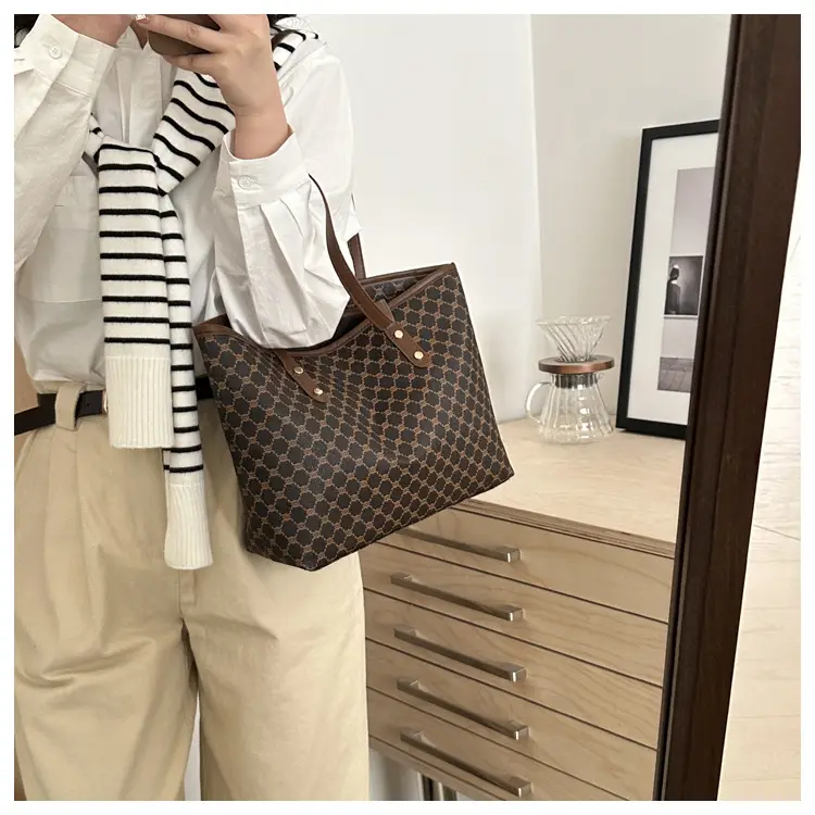 Women's Cross-border Patterned Shoulder Bag 2025 Spring — feature 34