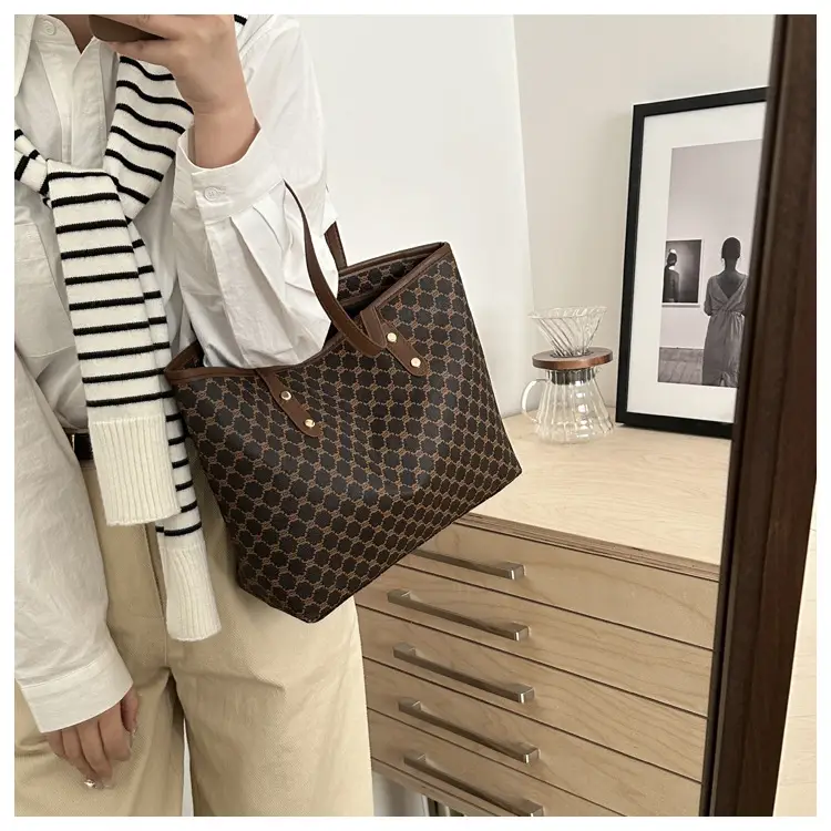 Women's Cross-border Patterned Shoulder Bag 2025 Spring — feature 35
