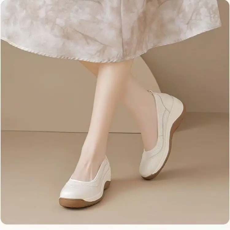 Explosions Soft Sole Comfortable Mother Rocking Women's Shoes 2025 Spring and Summer New Breathable Casual Shallow Mouth Single Shoes Lazy Shoes - Image 4