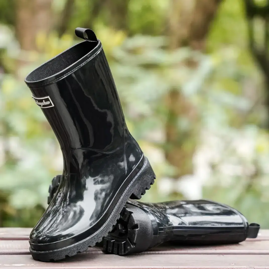 Cross-border Daifa Women's Mid-barrel Non-slip Rain Boots PVC Black Waterproof overshoes Fashion Japanese and Korean Fashion Water Boots Women's Shoes - Image 4