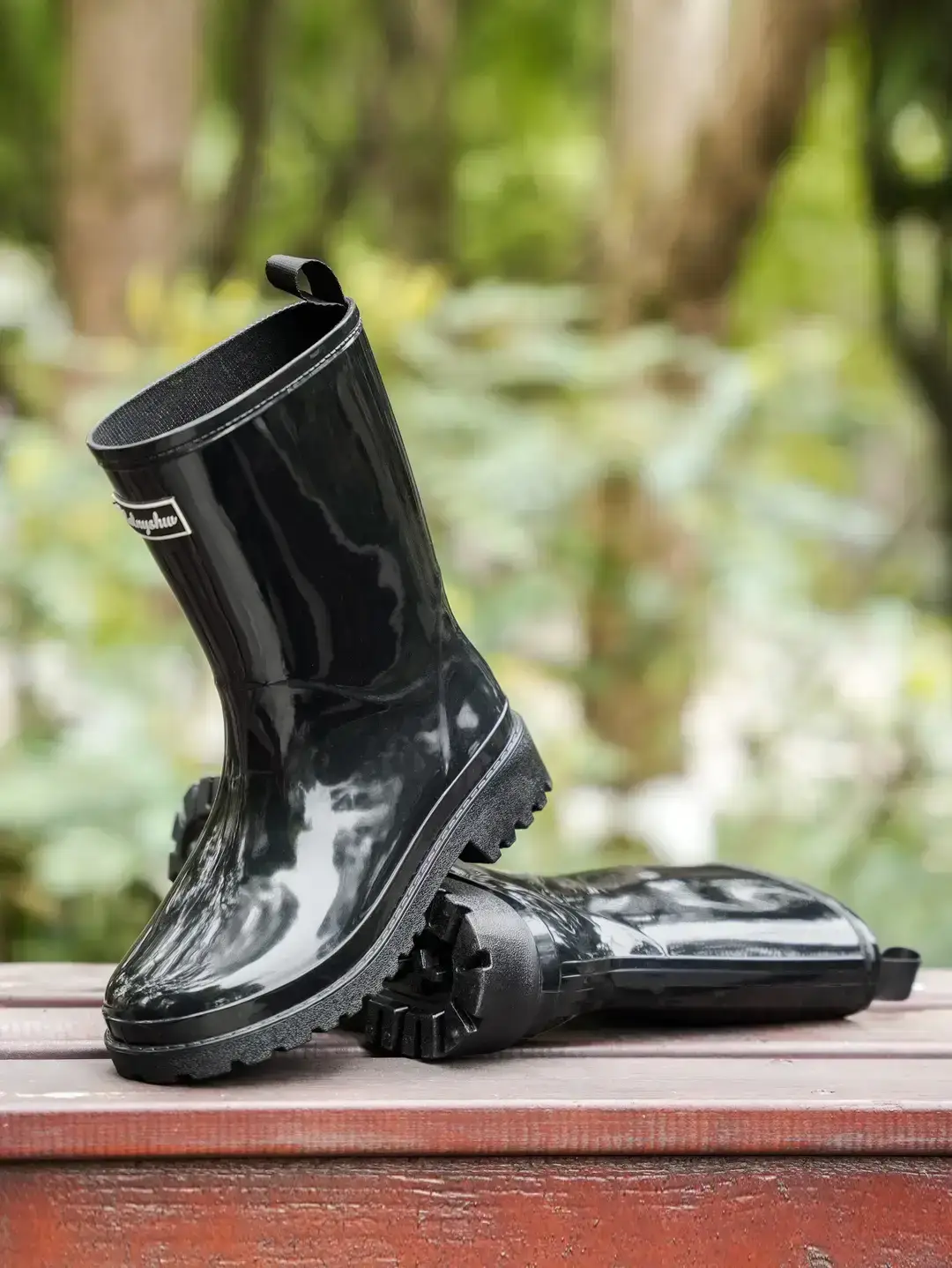 Cross-border Daifa Women's Mid-barrel Non-slip Rain Boots PVC Black Waterproof overshoes Fashion Japanese and Korean Fashion Water Boots Women's Shoes — feature 4