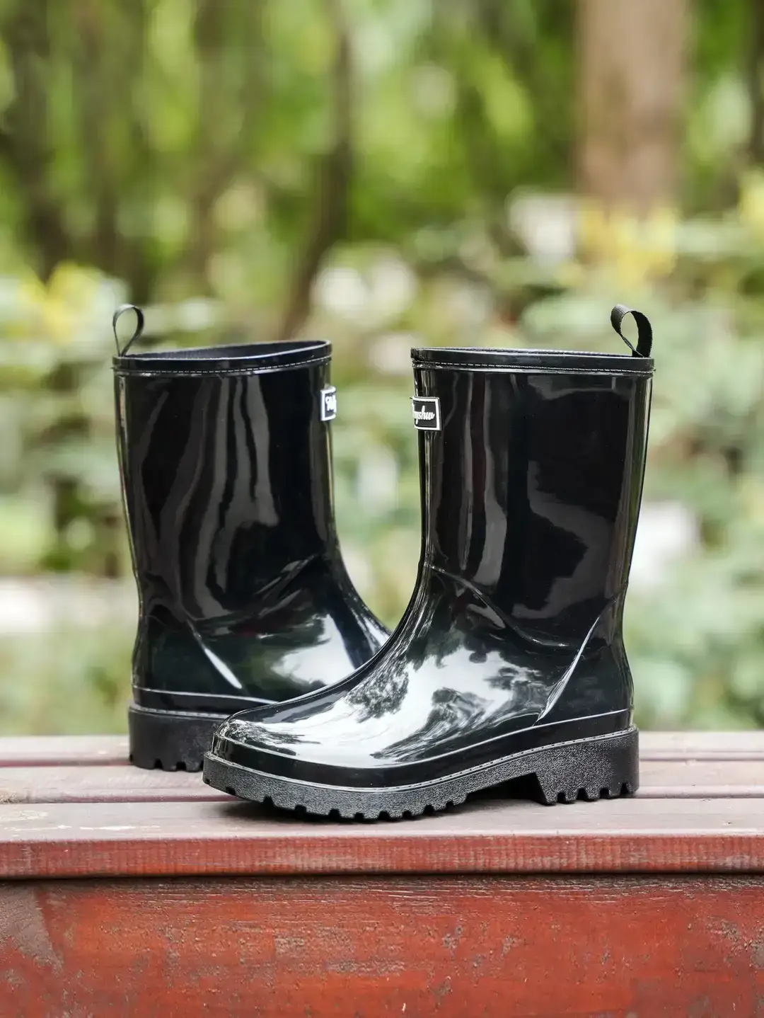 Cross-border Daifa Women's Mid-barrel Non-slip Rain Boots PVC Black Waterproof overshoes Fashion Japanese and Korean Fashion Water Boots Women's Shoes — feature 5