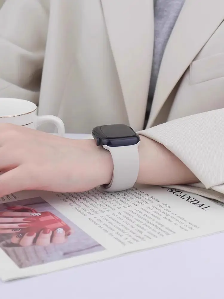Suitable for Apple iWatch S10 Silicone Strap Apple Watch Ultra8/7/6/5 — feature 13