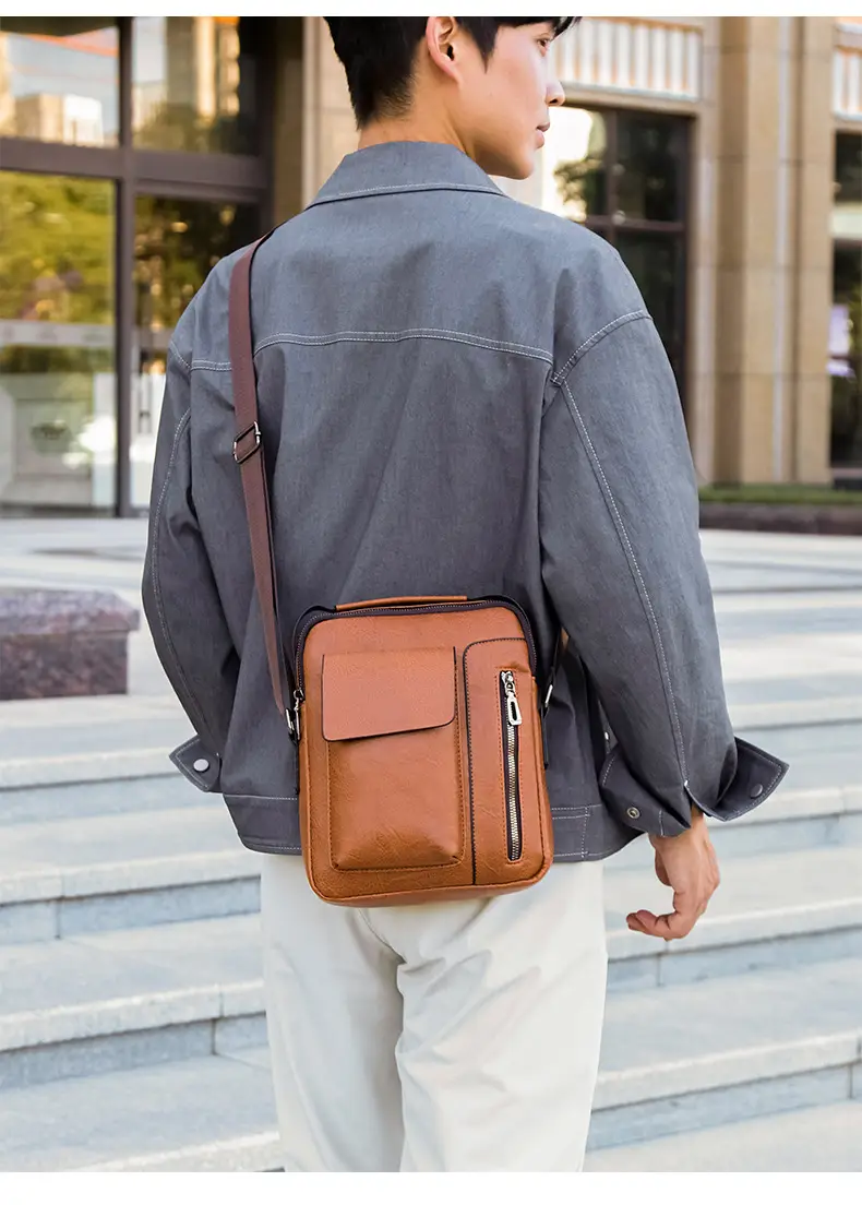 Men's Retro Leather Shoulder Crossbody Bag Black — feature 11