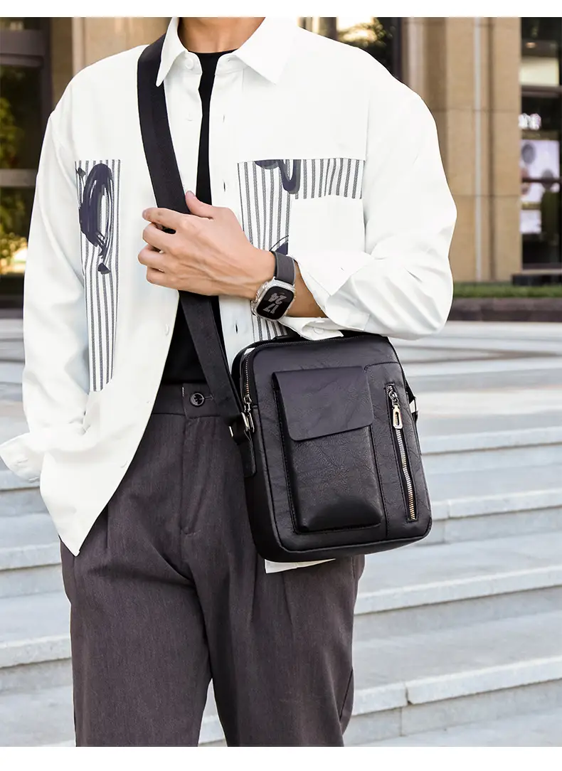Men's Retro Leather Shoulder Crossbody Bag Black — feature 12