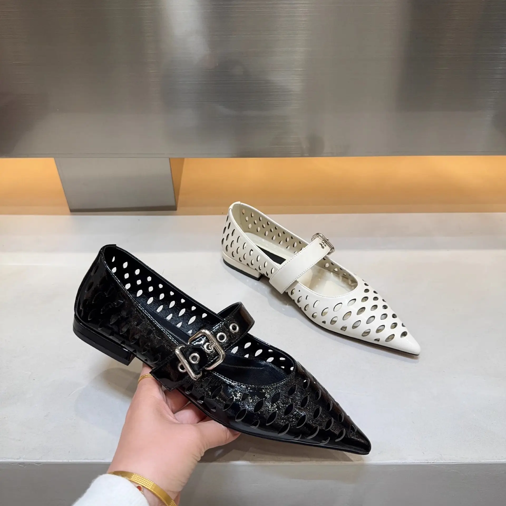 Pointed Hollow Buckle Mary Jane Shoes Women Spring Summer Flat — feature 12