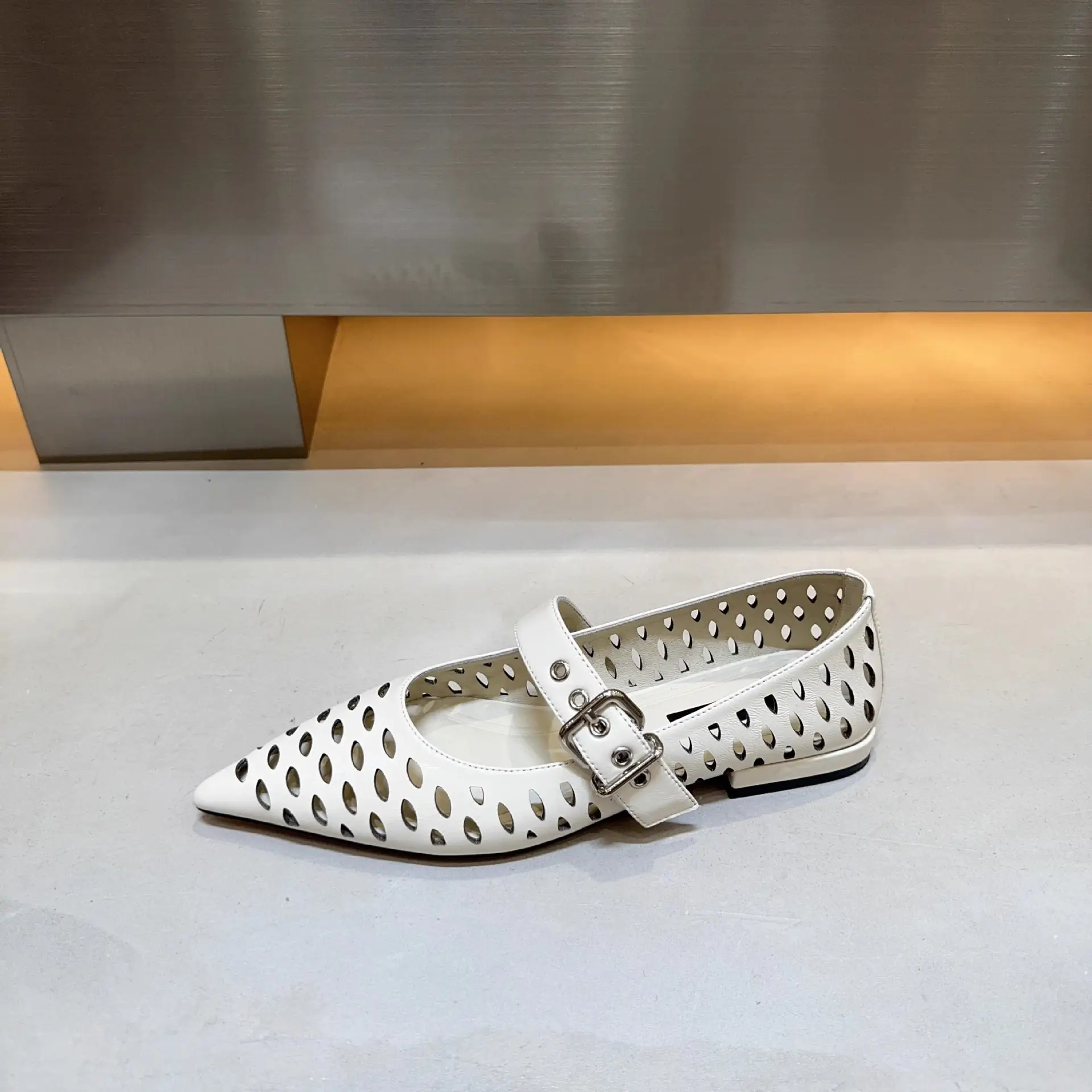 Pointed Hollow Buckle Mary Jane Shoes Women Spring Summer Flat — feature 14