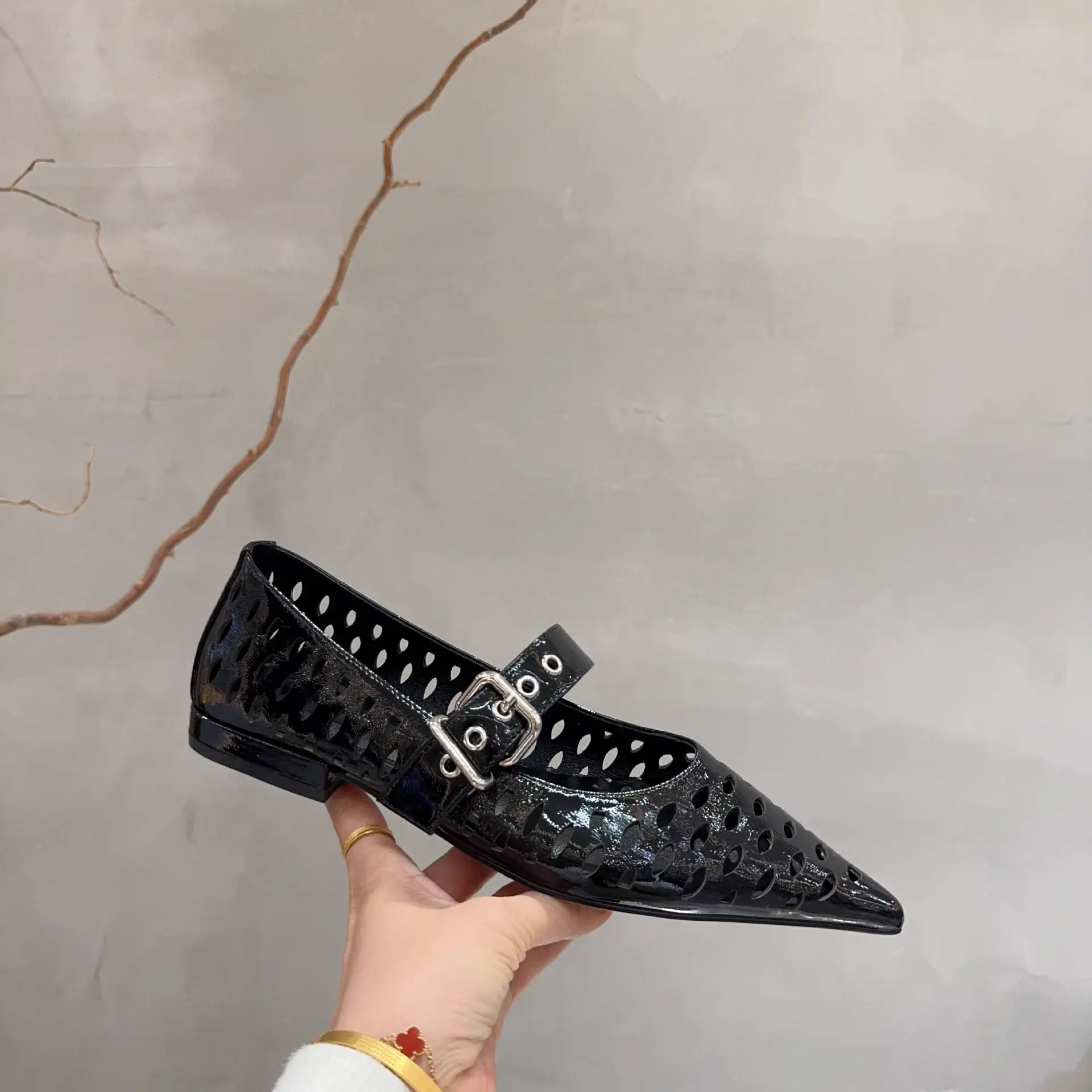 Pointed Hollow Buckle Mary Jane Shoes Women Spring Summer Flat — feature 15