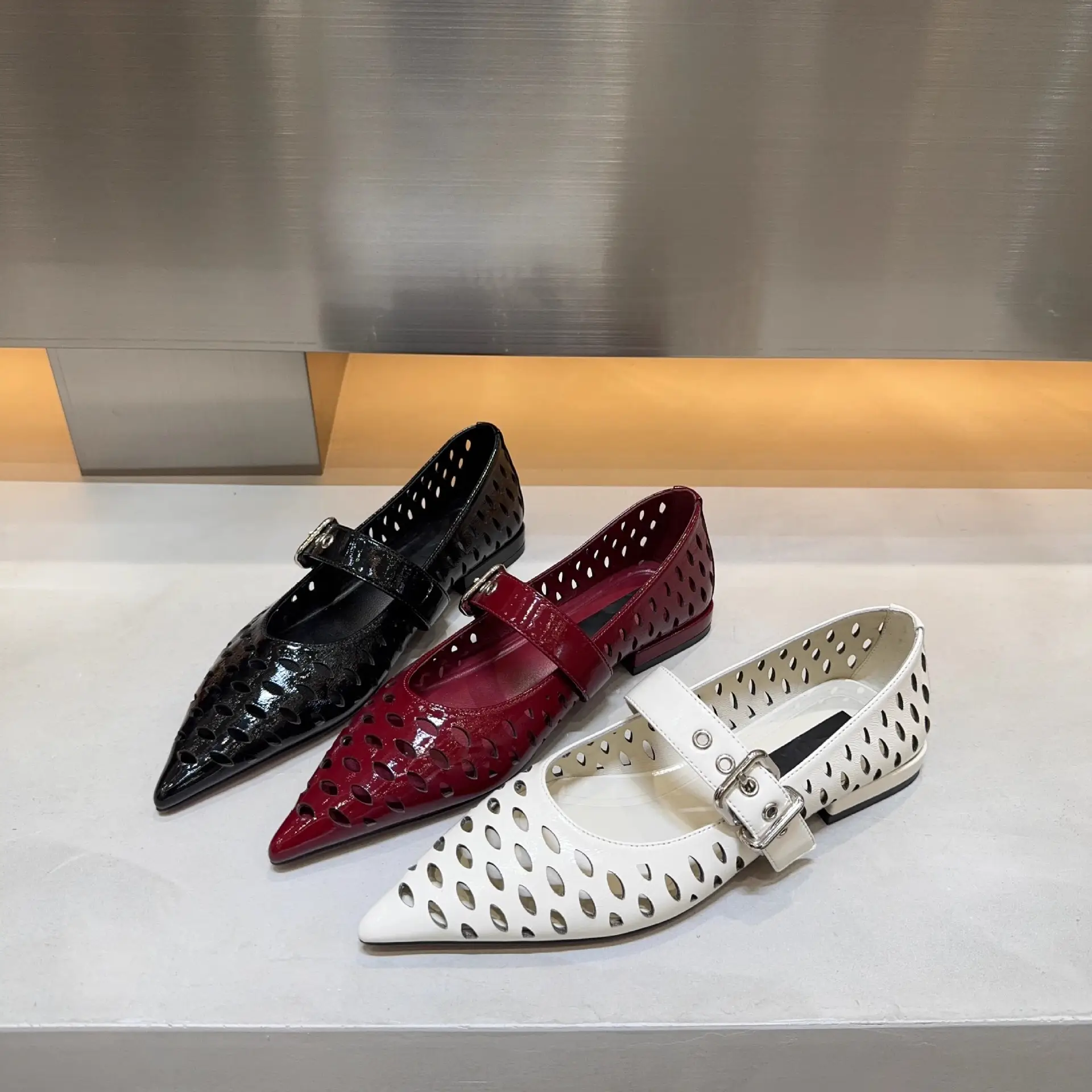 Pointed Hollow Buckle Mary Jane Shoes Women Spring Summer Flat — feature 3