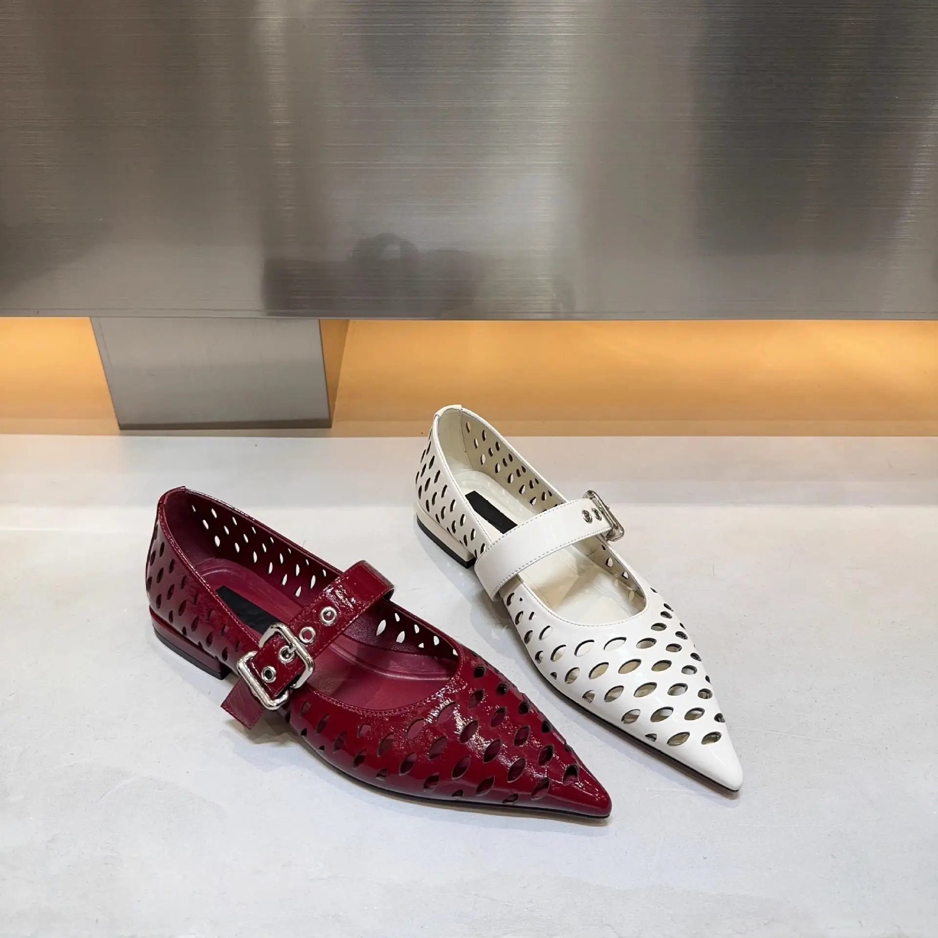 Pointed Hollow Buckle Mary Jane Shoes Women Spring Summer Flat — feature 4