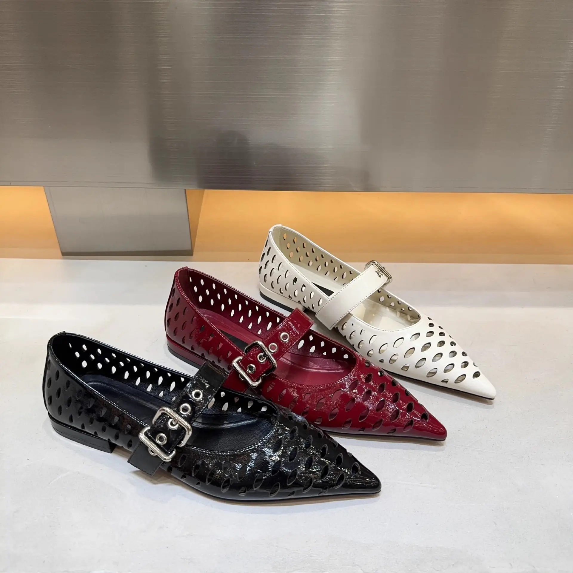 Pointed Hollow Buckle Mary Jane Shoes Women Spring Summer Flat — feature 5