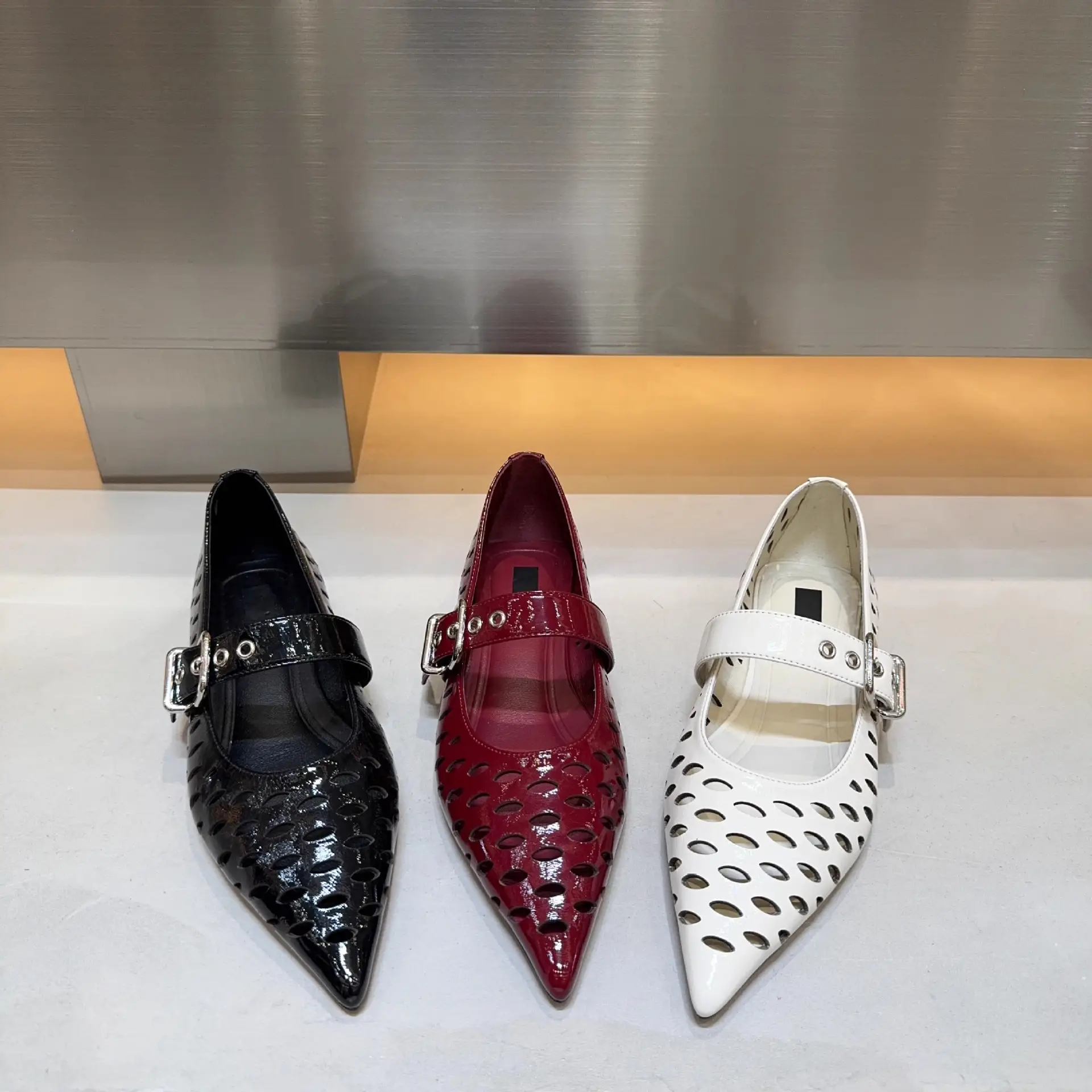 Pointed Hollow Buckle Mary Jane Shoes Women Spring Summer Flat — feature 7