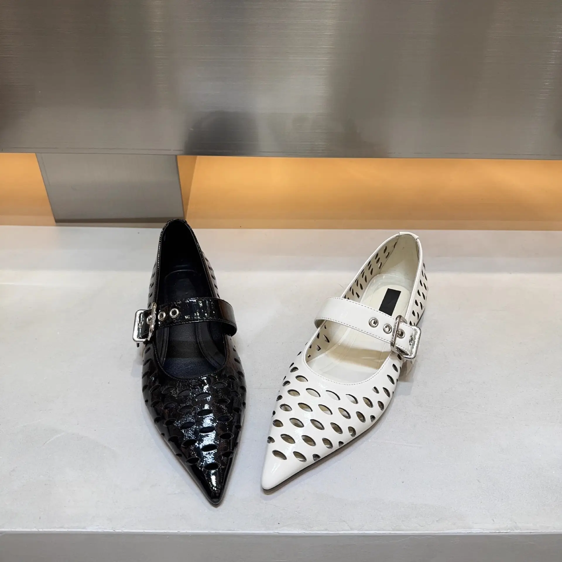 Pointed Hollow Buckle Mary Jane Shoes Women Spring Summer Flat — feature 9
