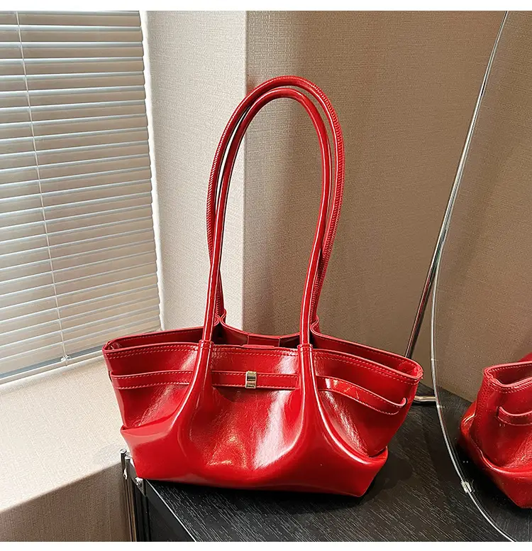 Silver Pleated Shoulder Bag for Women 2026 — feature 16