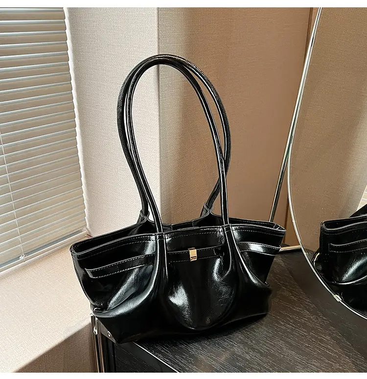 Silver Pleated Shoulder Bag for Women 2026 — feature 19