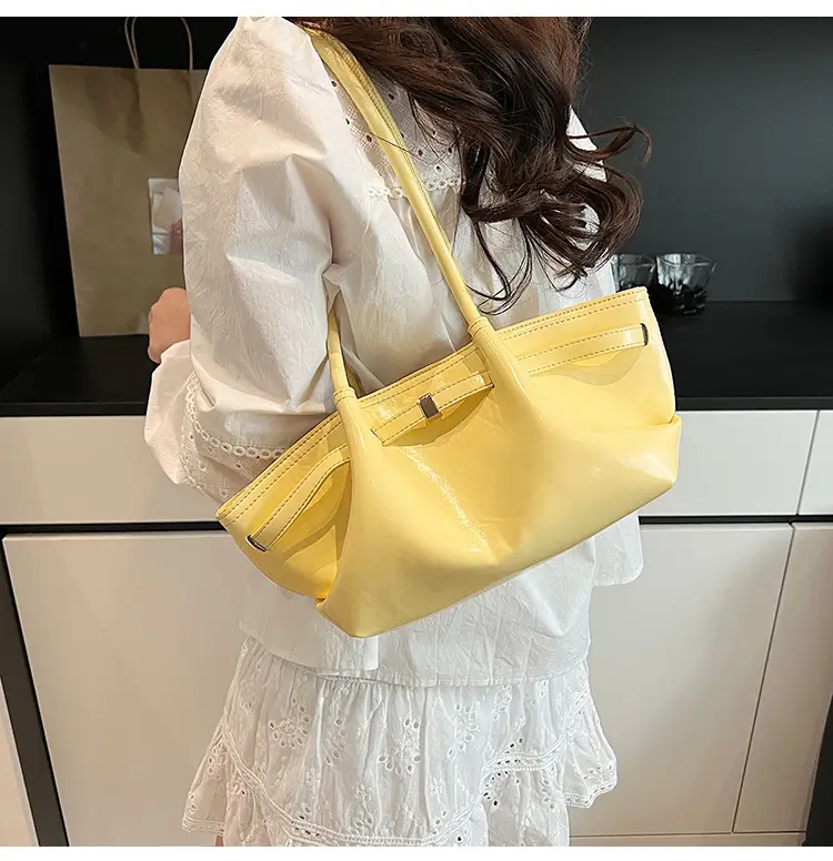 Silver Pleated Shoulder Bag for Women 2026 — feature 21