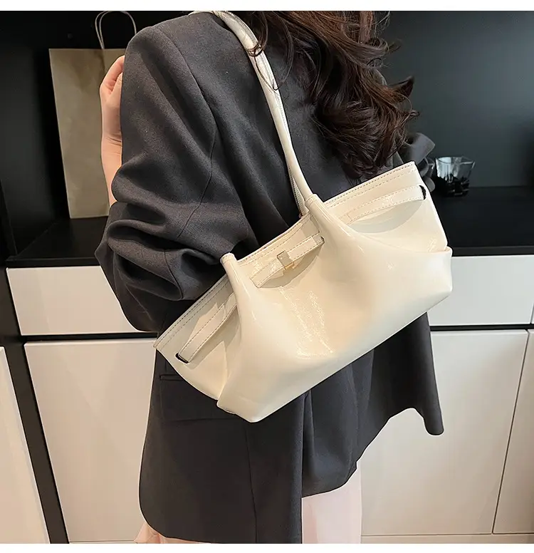 Silver Pleated Shoulder Bag for Women 2026 — feature 27