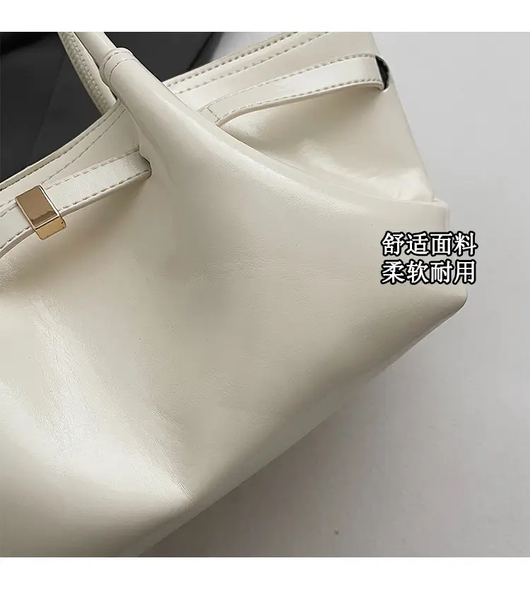 Silver Pleated Shoulder Bag for Women 2026 — feature 3